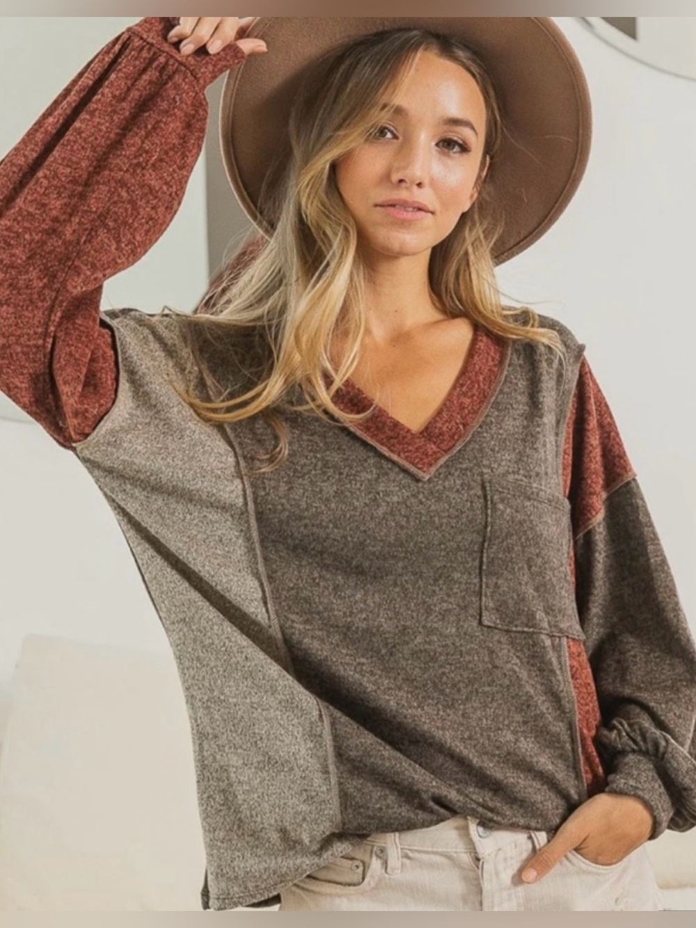NWOT BiBi Brushed Colorblock V-Neck Sweater Top Brown & Rust size Medium
